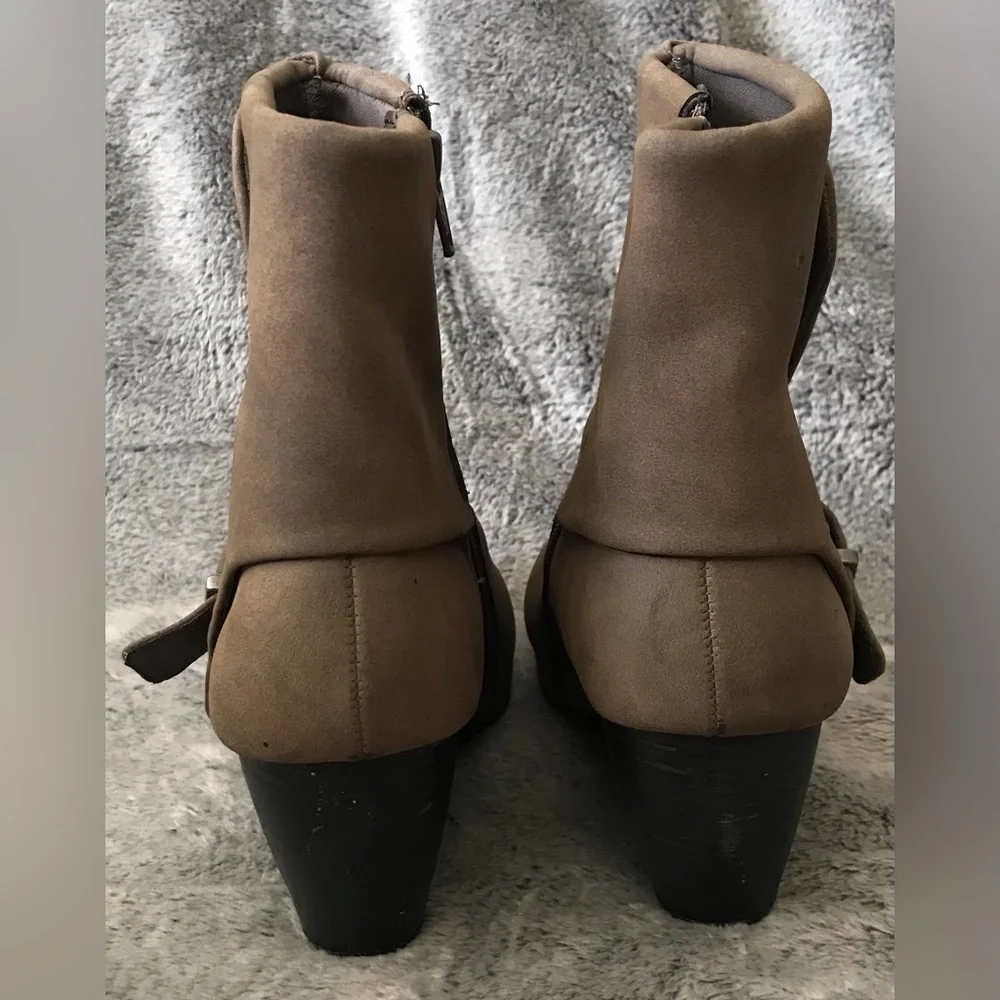 Tan Jean Boots size 8.5 - Picture 4 of 9